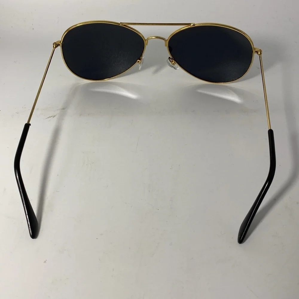 Aviator Unisex Sunglasses Dark Lens Gold frame NWT